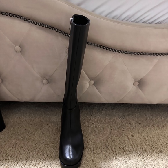Brand new SM black leather boots - Picture 2 of 3